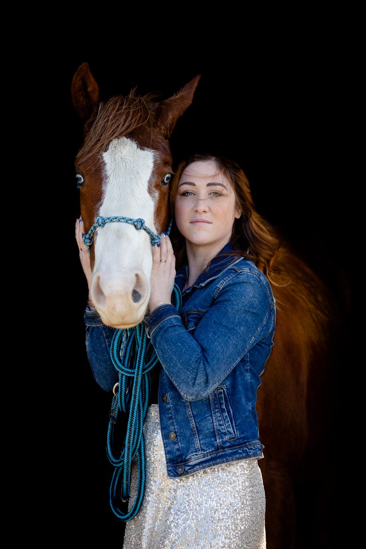portraits de chevaux photographe équin équestre claire taylor à Genève et Annecy en France et en suisse black Hoof photography